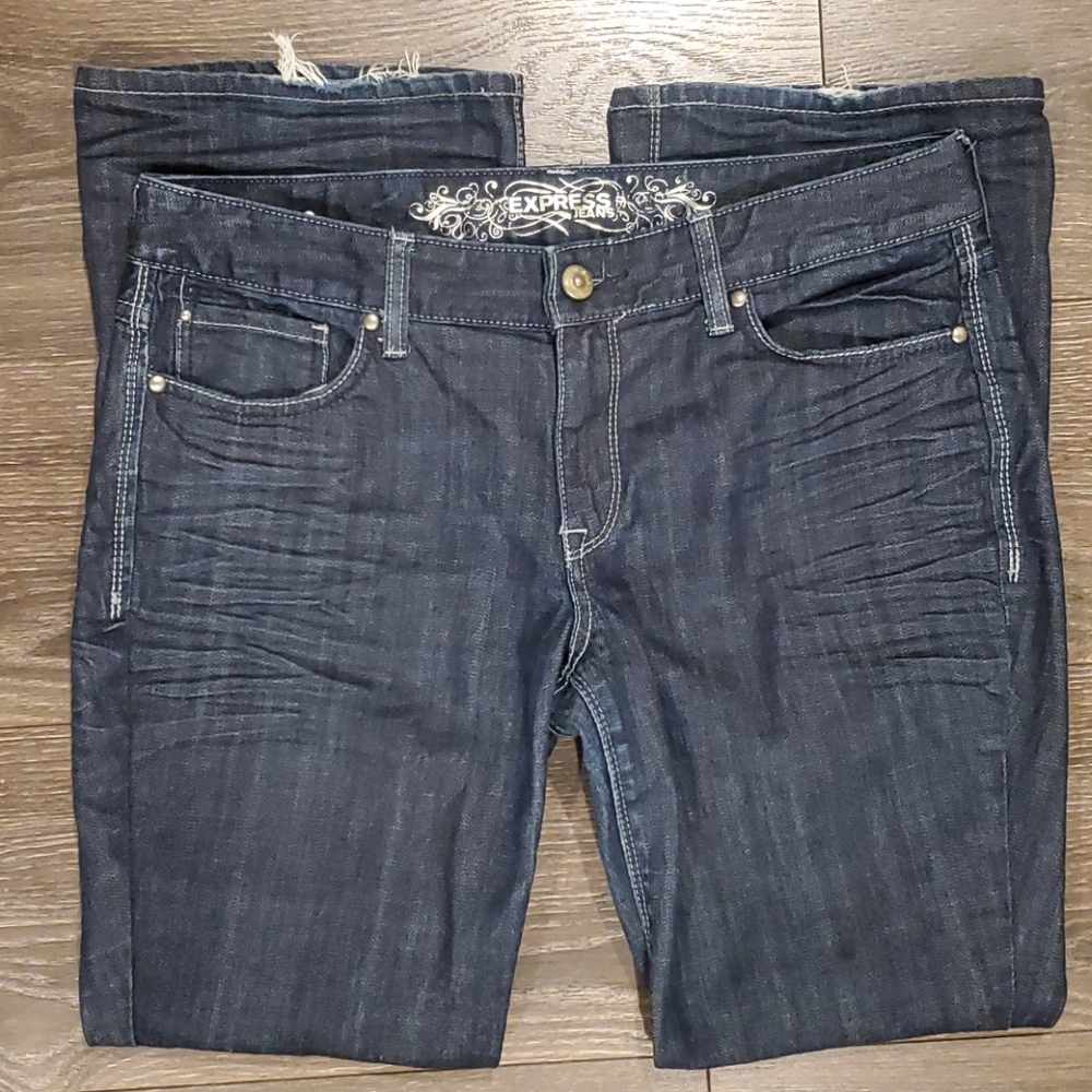 ❤EXPRESS EVA CURVY MID RISE BOOTCUT JEANS, 10S